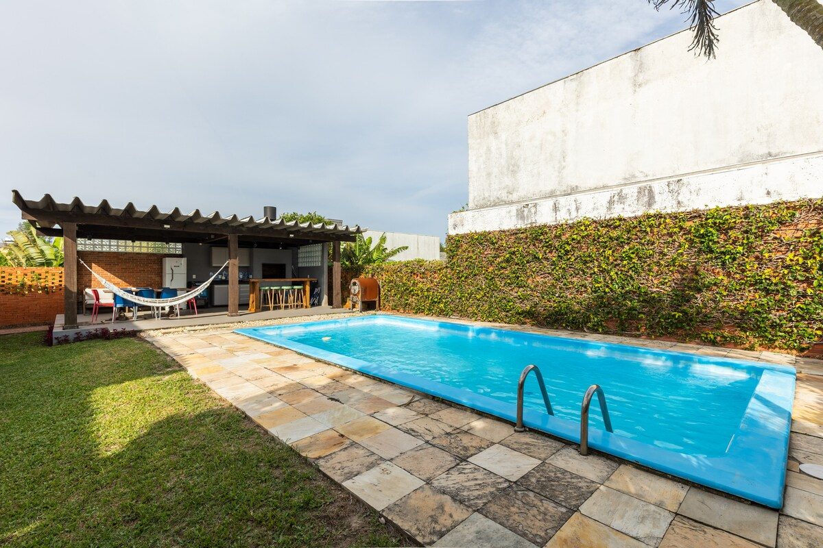 Casa com Piscina Aquecida em Atlântida