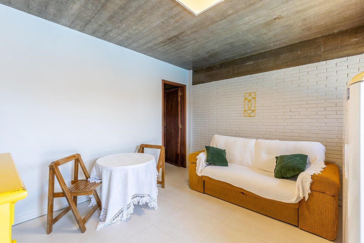 Casa de Pedra com Piscina e Área Verde Privativa — foto 5