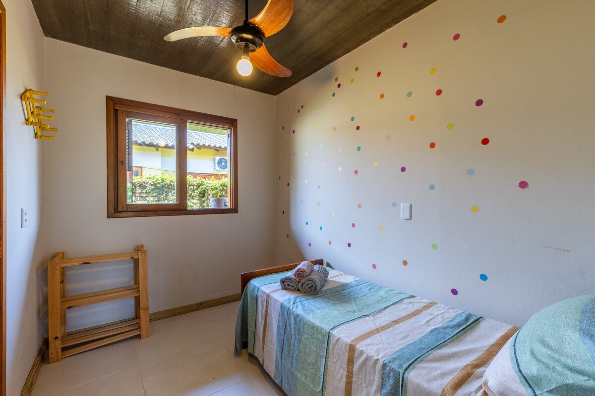 Casa de Pedra com Piscina e Área Verde Privativa — foto 18