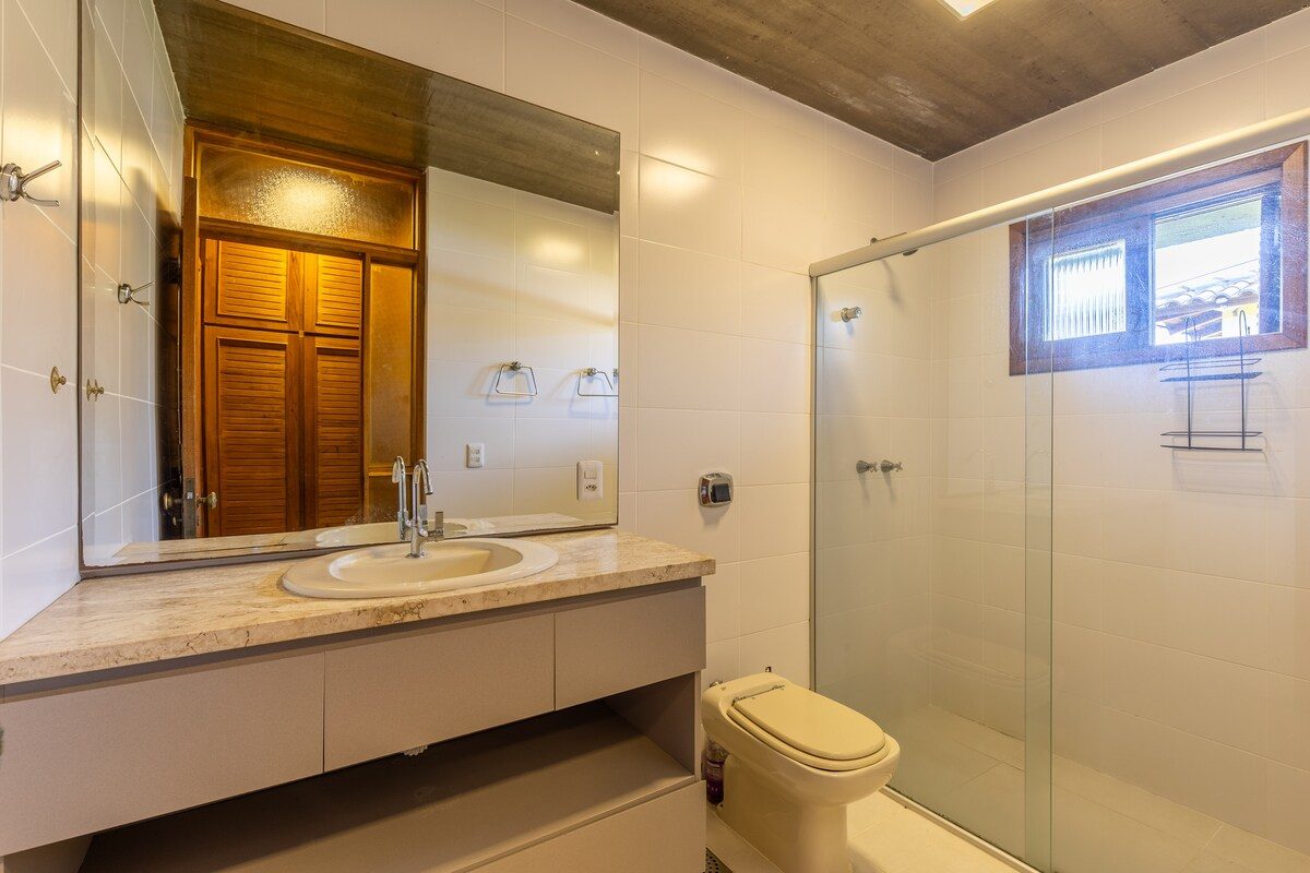 Casa de Pedra com Piscina e Área Verde Privativa — foto 27