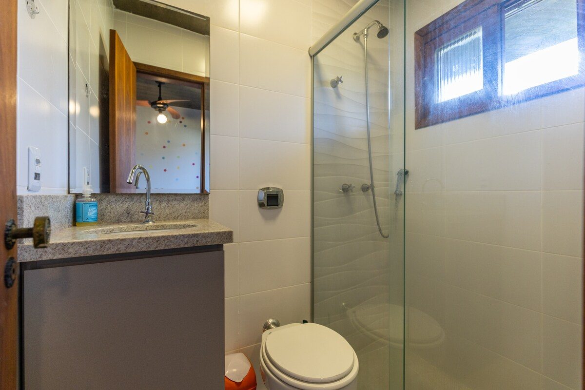 Casa de Pedra com Piscina e Área Verde Privativa — foto 28