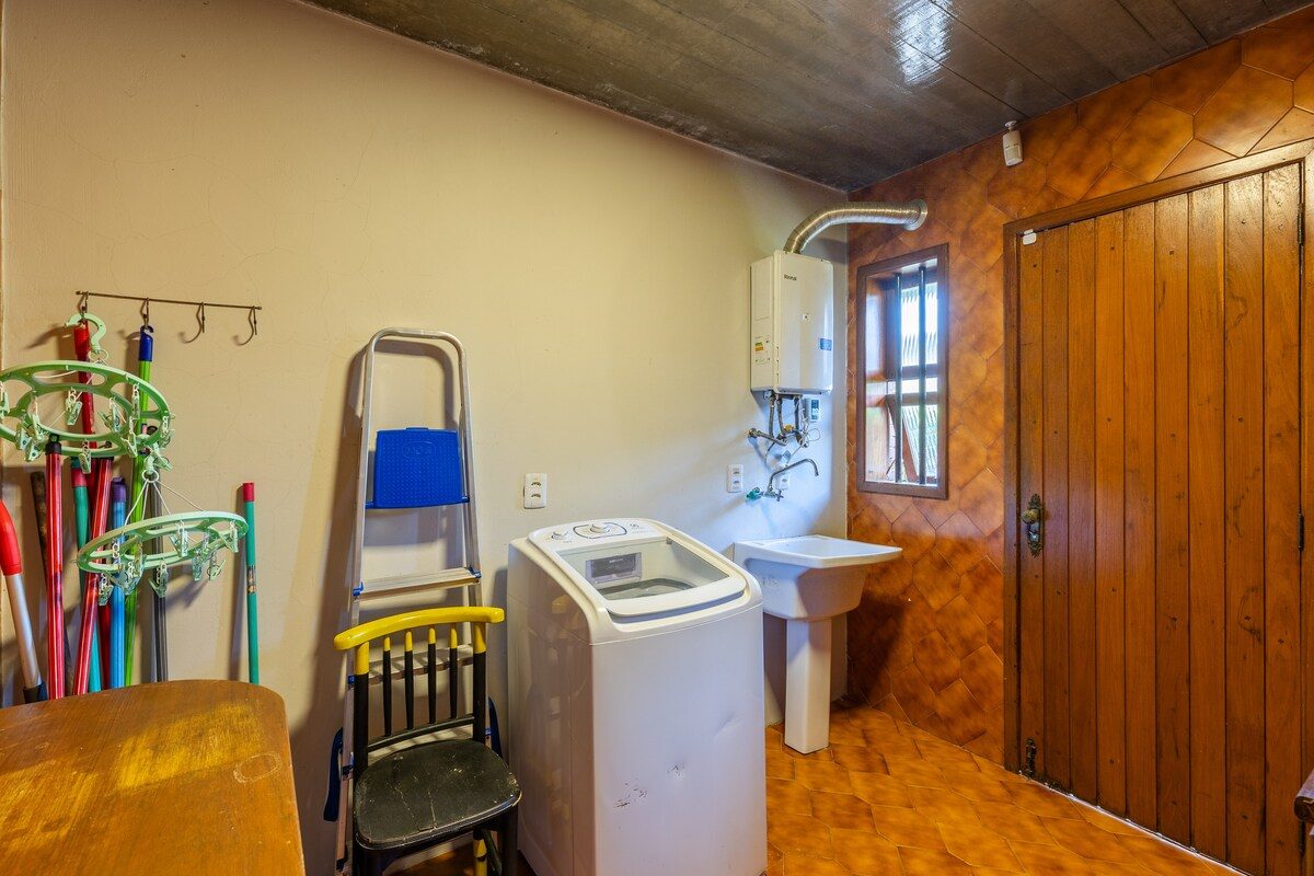 Casa de Pedra com Piscina e Área Verde Privativa — foto 30