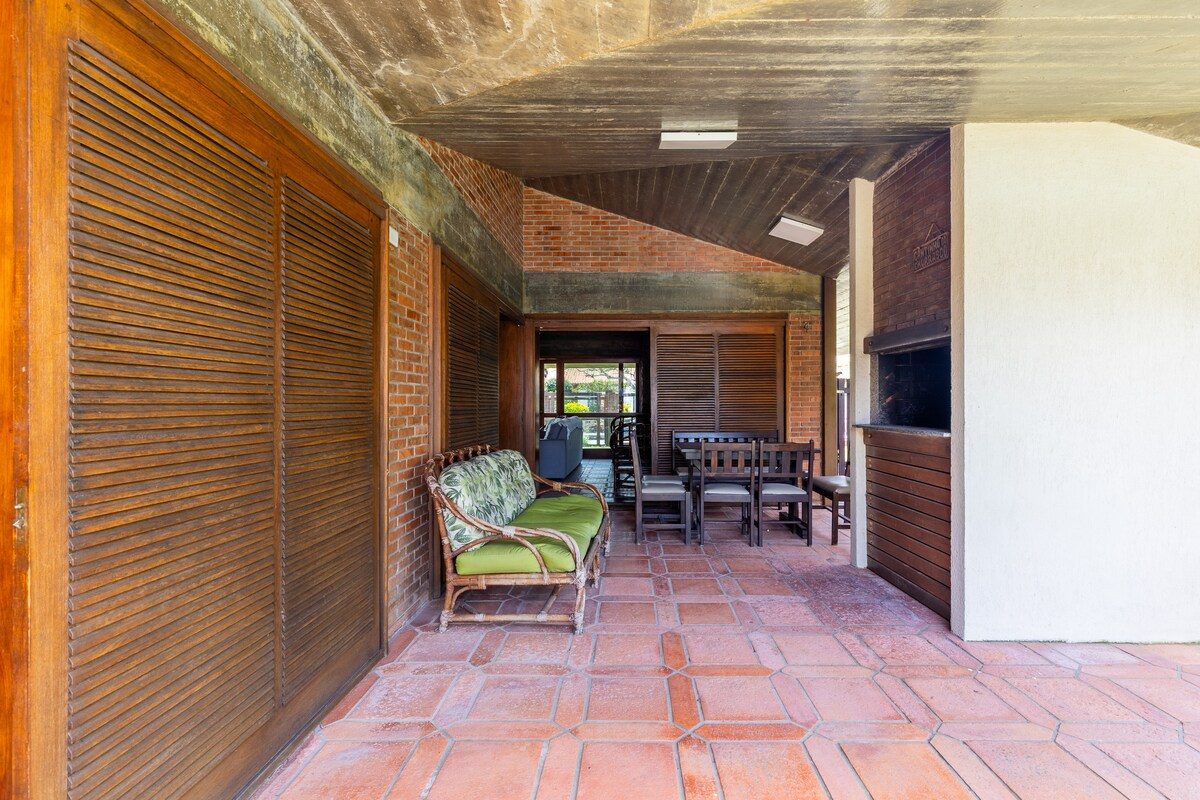 Casa de Pedra com Piscina e Área Verde Privativa — foto 32