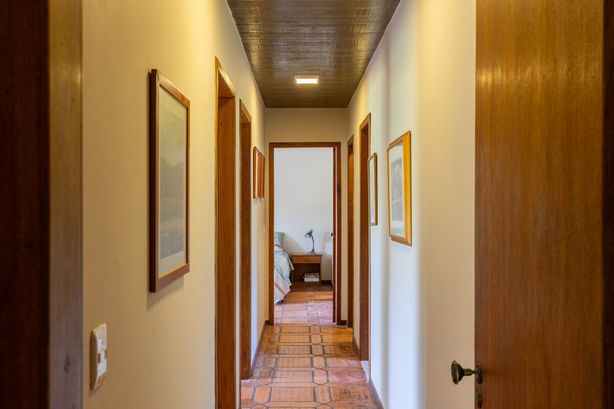 Casa de Pedra com Piscina e Área Verde Privativa — foto 48